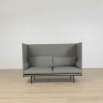 Outline Højrygget sofa | MUUTO