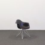 Eames-lænestol i glasfiber DAR | VITRA