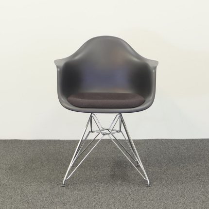 Eames DAR-lænestol | VITRA