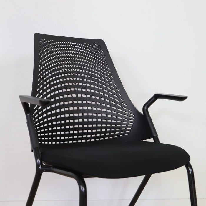 Konferencens formand Sayl | HERMAN MILLER