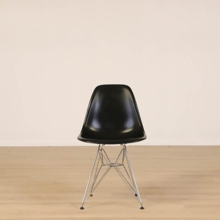 Eames sidestol i glasfiber DSR | VITRA