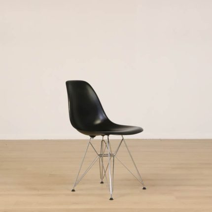 Eames sidestol i glasfiber DSR | VITRA