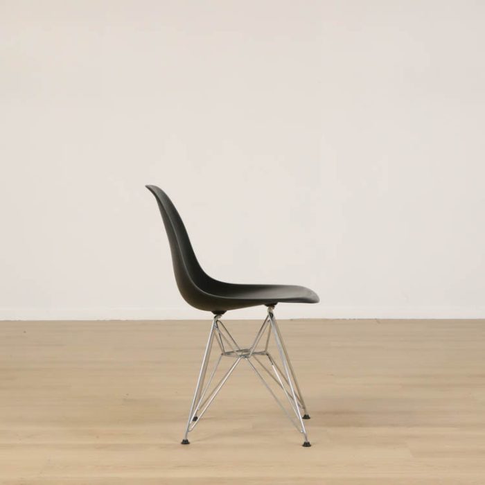 Eames sidestol i glasfiber DSR | VITRA