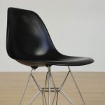 Eames sidestol i glasfiber DSR | VITRA