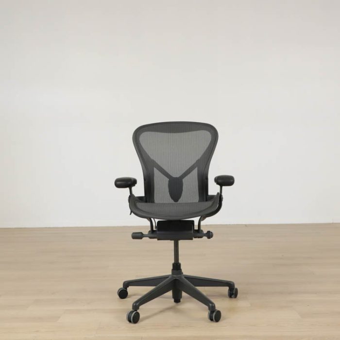 Kontorstol Aeron Re-Mastered Medium |
  HERMAN MILLER