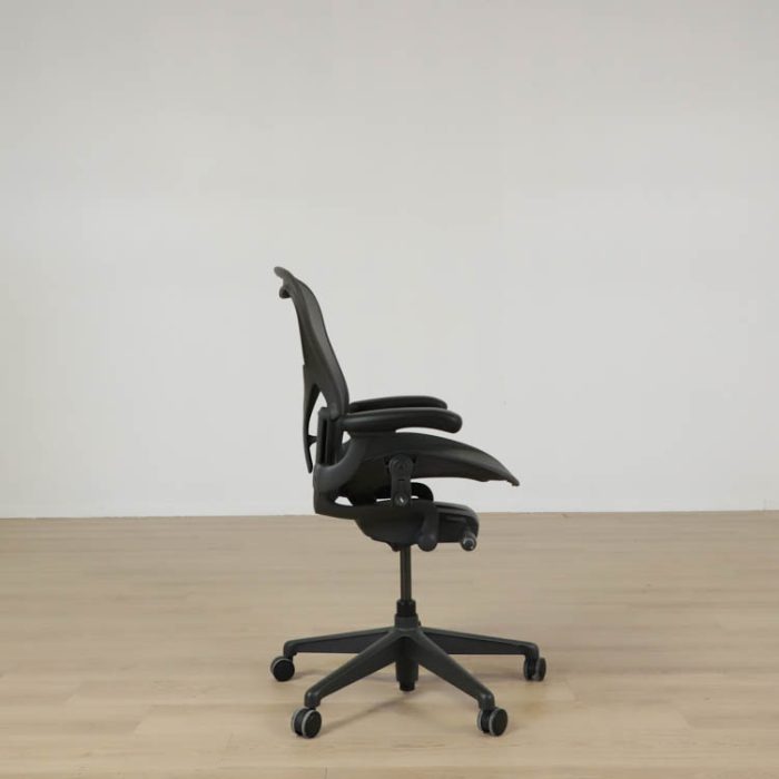 Kontorstol Aeron Re-Mastered Medium |
  HERMAN MILLER