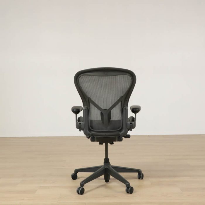 Kontorstol Aeron Re-Mastered Medium |
  HERMAN MILLER