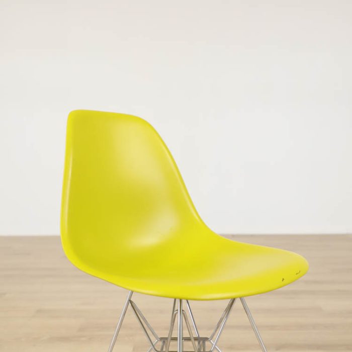 Eames sidestol i glasfiber DSR | VITRA