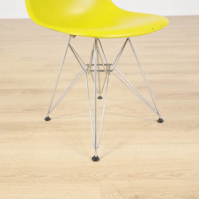 Eames sidestol i glasfiber DSR | VITRA