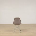 Eames sidestol i glasfiber DSR | VITRA