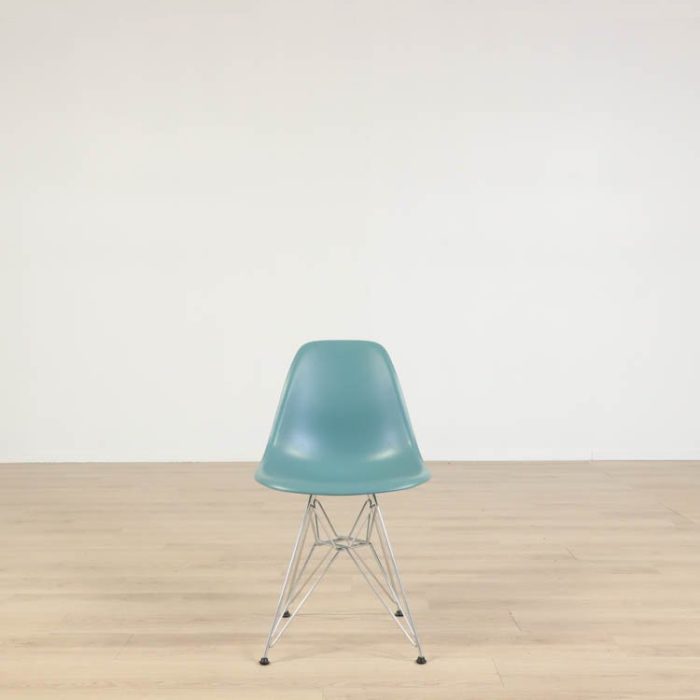 Eames sidestol i glasfiber DSR | VITRA