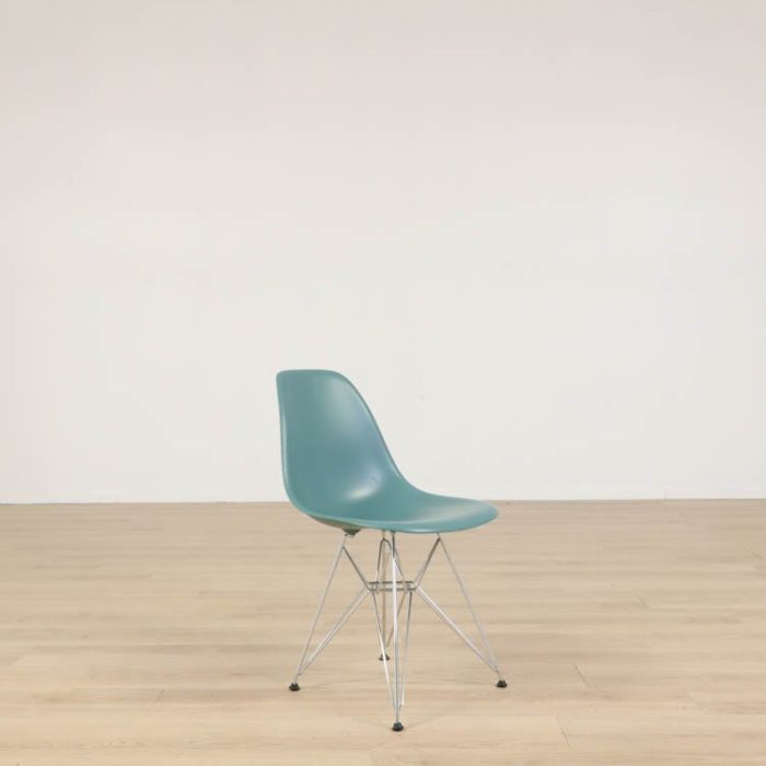 Eames sidestol i glasfiber DSR | VITRA