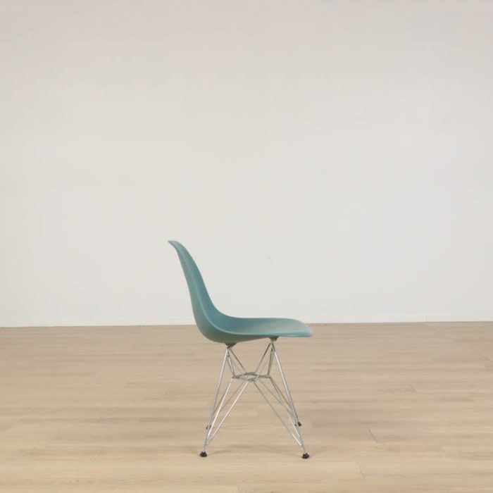 Eames sidestol i glasfiber DSR | VITRA