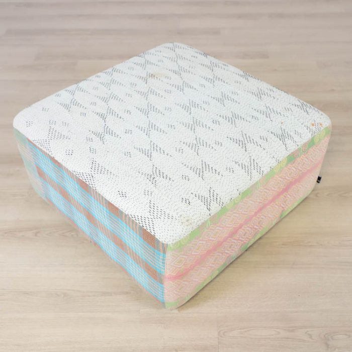 Sittpuff antik quiltet ottoman | HAY