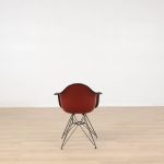 Eames-lænestol i plast DAR | VITRA