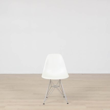 Stol Eames Plastic Chair