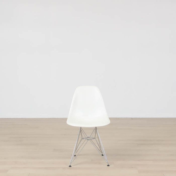 Stol Eames Plastic Chair