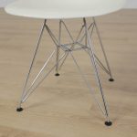 Stol Eames Plastic Chair