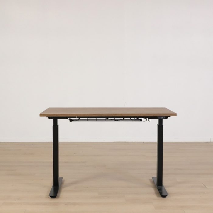 Højdejusterbart skrivebord
