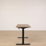 Højdejusterbart skrivebord