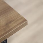 Højdejusterbart skrivebord